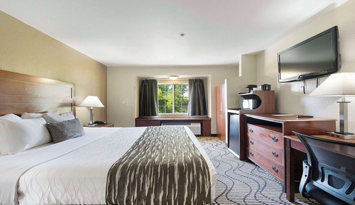 Standard Room, 1 Queen Bed, Accessible, Bathtub