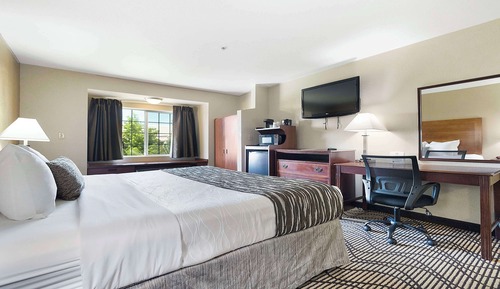 Standard Room, 1 King Bed, Accessible, Non Smoking