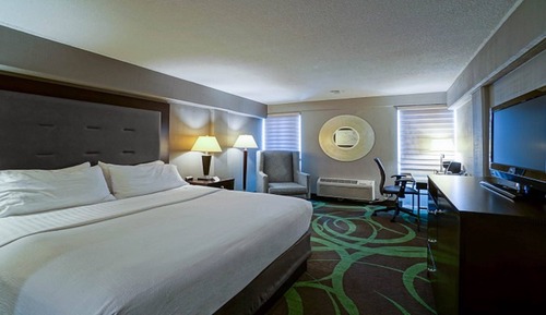 Standard Room, 1 King Bed