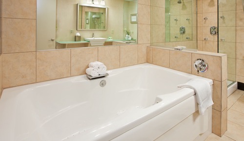 Standard Room, 1 King Bed, Jetted Tub