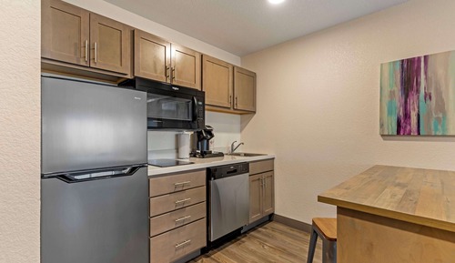 Suite, 1 Queen Bed, Accessible, Kitchenette