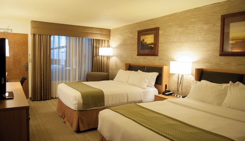 Standard Room, 2 Queen Beds, Pool View
