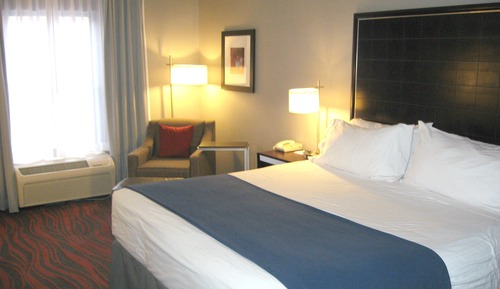 Standard Room, 1 Queen Bed, Accessible (Communication, Roll-In Shower)