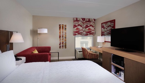 Room, 1 King Bed, Refrigerator & Microwave