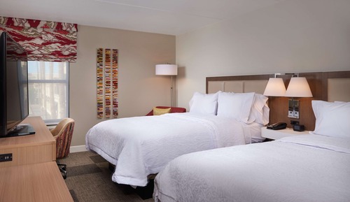 Studio, 2 Queen Beds, Accessible, Bay View
