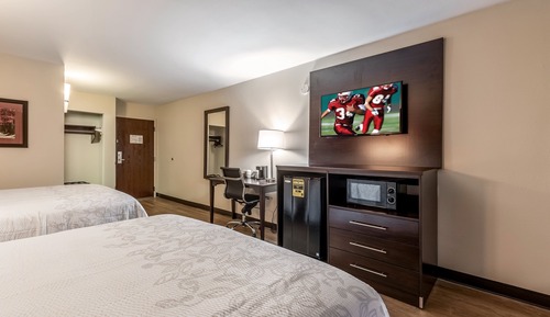 Deluxe Room, 2 Queen Beds (Smoke Free)