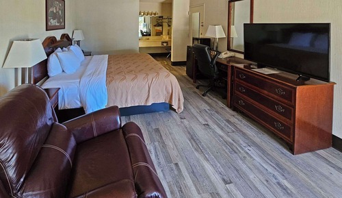 Standard Room, 1 King Bed, Non Smoking