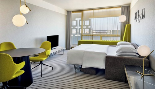 Executive Suite, 1 King Bed with Sofa bed, Non Smoking