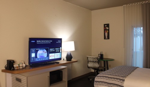 Room, 2 Queen Beds, Non Smoking, Poolside