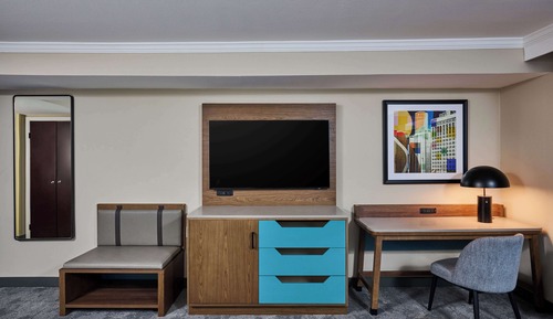 Deluxe Room, 1 King Bed, Accessible (Roll-In Shower)
