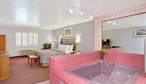 Suite, 1 King Bed, Jetted Tub