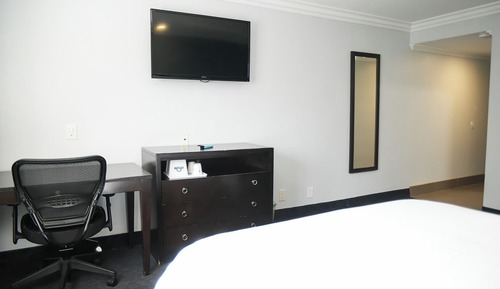 Standard Room, 1 Queen Bed