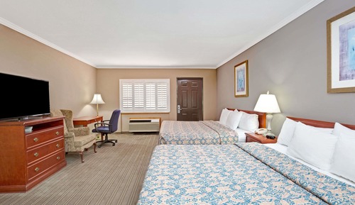 Standard Room, Multiple Beds, Smoking