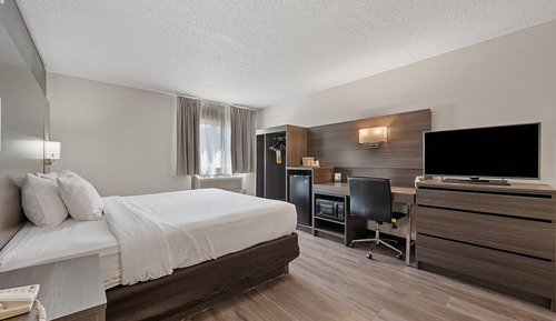 1 King Bed, JACUZZI, Microwave, Refrigerator, Non Smoking