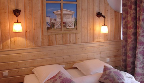 Quadruple Room, Connecting Rooms