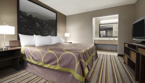 Standard Room, 1 King Bed