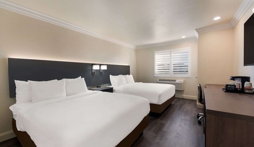 Room, 2 Queen Beds, Non Smoking