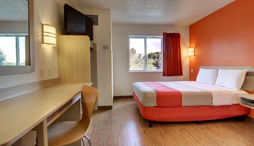 Deluxe Room, 1 King Bed, Non Smoking, Refrigerator & Microwave