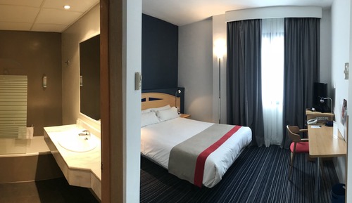 Standard Room, 1 Queen Bed