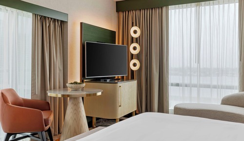 Deluxe Room, 1 King Bed, Balcony, City View