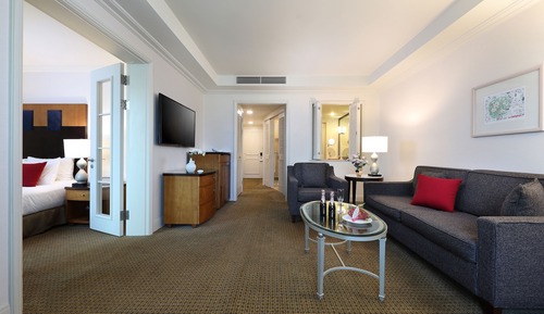 Dream Suite, Mountain View, 2 Can beer + mixed nuts