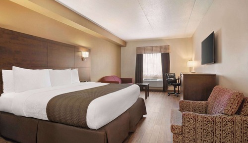 Room, 1 King Bed, Non Smoking (Second Floor)