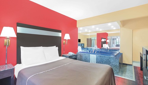 Studio Suite, 1 Queen Bed, Non Smoking