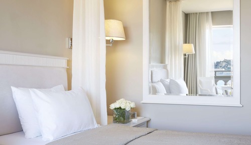 Deluxe Room Side Sea View