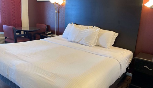 Room, 1 King Bed, Non Smoking, Bay View (First Floor)