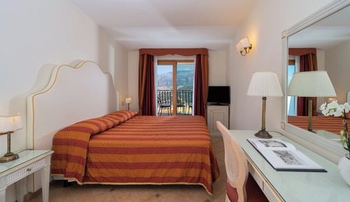 Quadruple Room, Balcony, Partial Sea View
