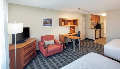 Studio, 2 Queen Beds (Hearing Accessible)