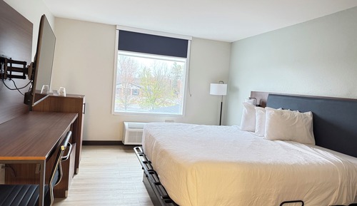 Studio Suite, 1 King Bed, Accessible, Non Smoking (Mobility, Roll-In Shower)