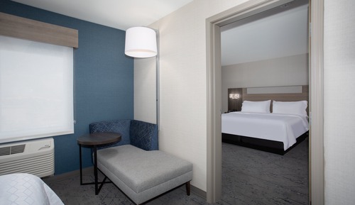 Suite, Multiple Beds, Accessible (Mobility, Accessible Tub)