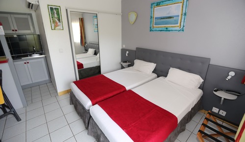 Studio, 2 Twin Beds, Kitchenette