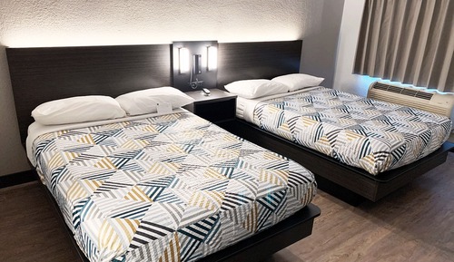 Standard Room, 1 King Bed, Accessible, Non Smoking