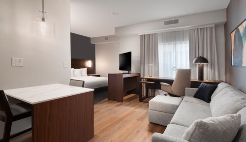 Studio, 1 King Bed with Sofa bed, Non Smoking (Mobility/Hearing Access, Roll-in Shwr)