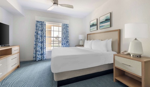 1 BEDROOM 1 QUEEN SUITE PLUS