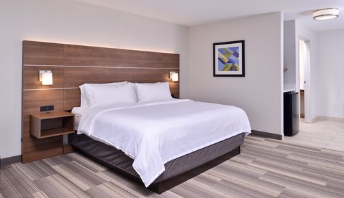 Standard Room, 1 King Bed