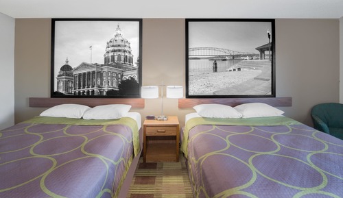 3 Queen Beds, Non-Smoking