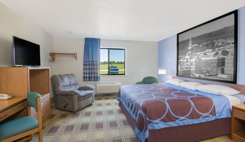 Room,1 King Bed, Mobility Accessible Room, Bathtub w/ Grab Bars, Non-Smoking