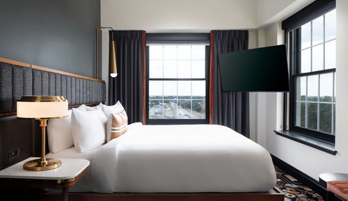 Suite, 1 Queen Bed, Corner