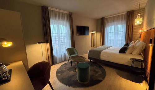 Standard Room, 1 King Bed
