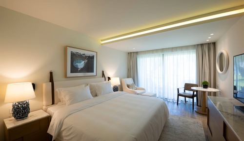Room, 1 King Bed, Non Smoking, Garden View (Emerald Retreat)