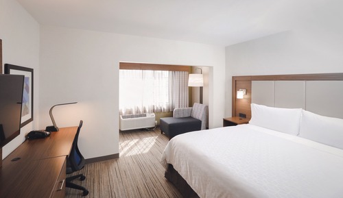 Standard Room, 1 King Bed, Mobility Accessible (Mobility, Access Tub)