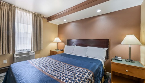 Deluxe Room, 1 King Bed