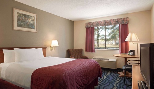 Room, 1 Queen Bed, Accessible, Non Smoking (Mobility)