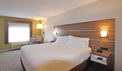 Standard Room, 1 King Bed