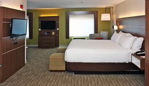 Standard Room, 1 King Bed, Mobility Accessible (Accessible Shower)