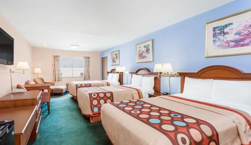 Double Room, Smoking