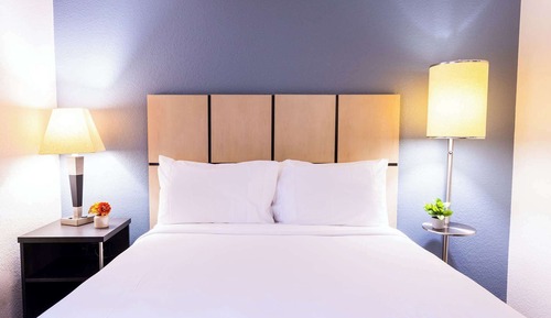 Room, 2 Queen Beds, Non Smoking